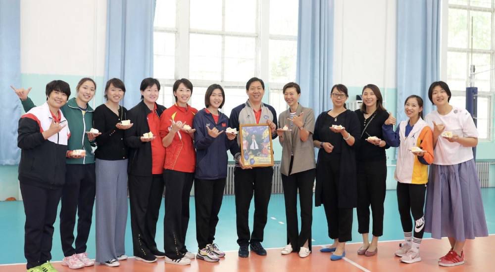 9月9日，由薛晓路执导，雷佳音、汤唯主演的电影《吹哨人》宣布改档，择日上映